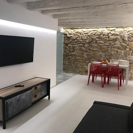 Il Vicoletto Luxury Apartments เอากุสตา ภายนอก รูปภาพ